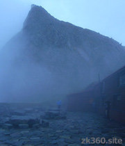The terrace of Hotakadake mountain hut of rain.